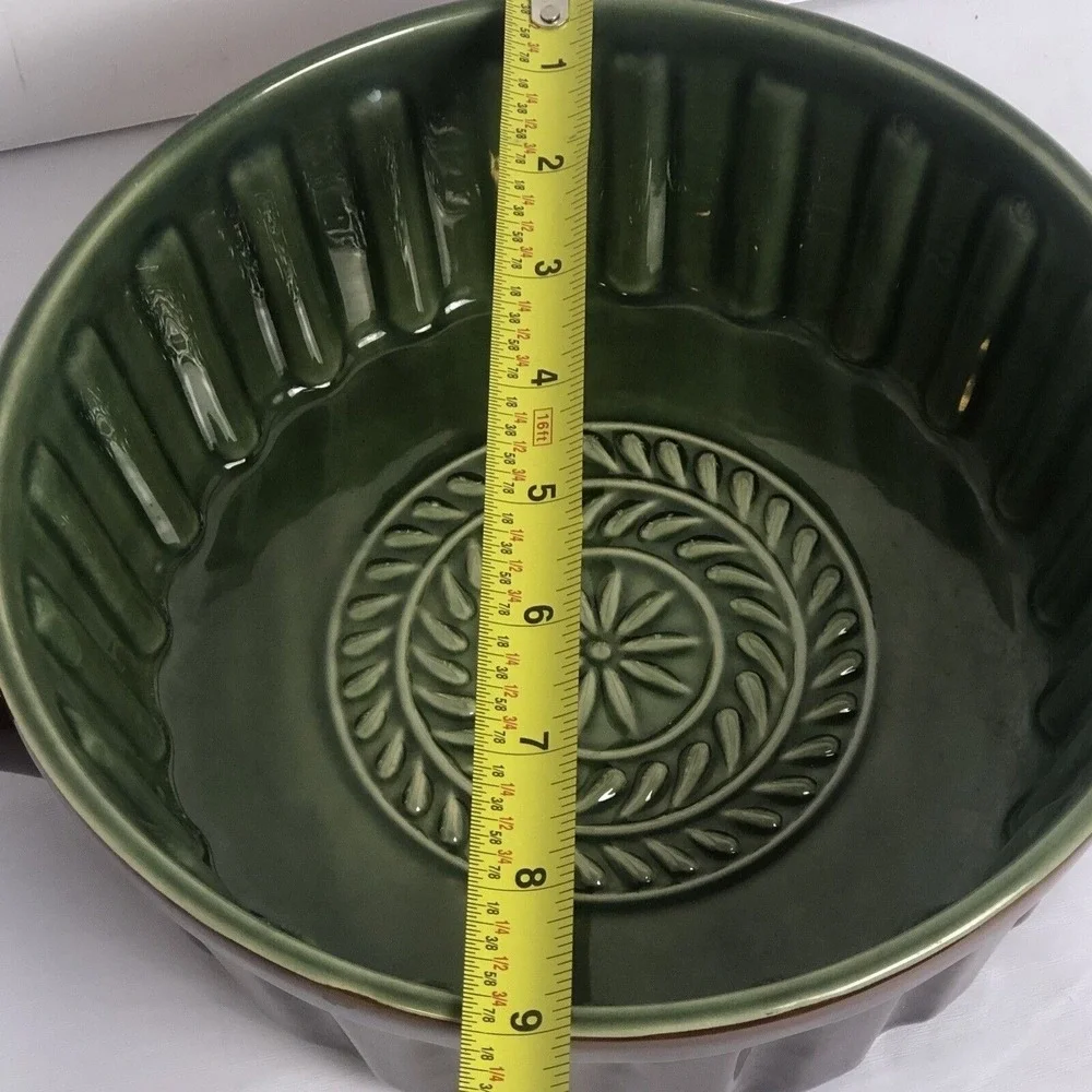 Savinio Designs Covered Casserole Dish Stoneware Handle Lid Brown Green 9